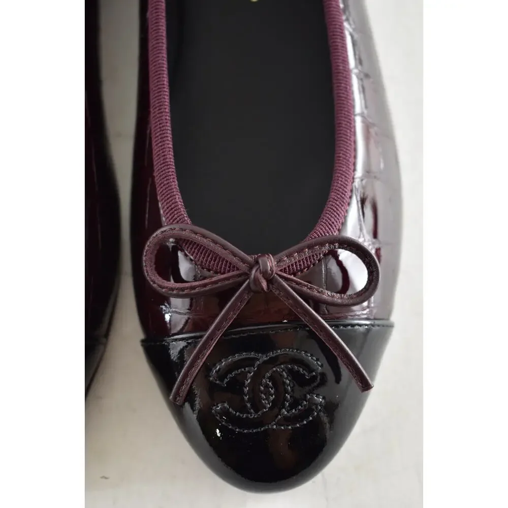 Chanel 26A Burgundy Red Black Crocodile Croc CC Logo Ballet Ballerina Flat 38.5